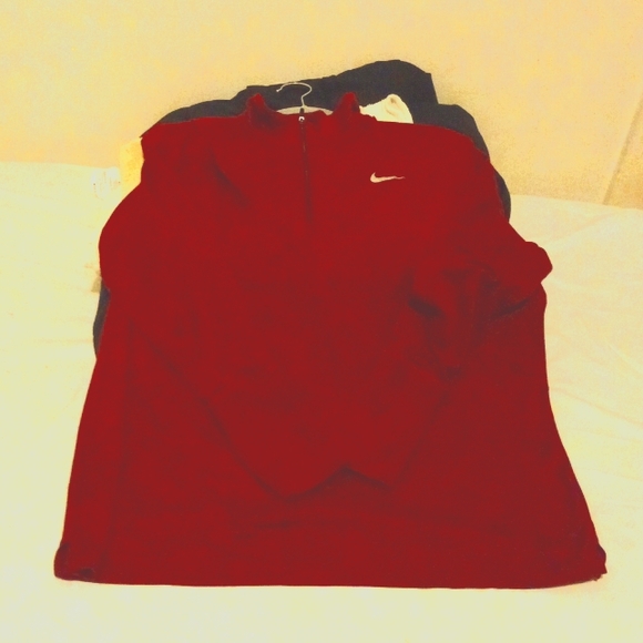 NIKE DryFit 1/3 zip running long sleeve - Picture 2 of 3